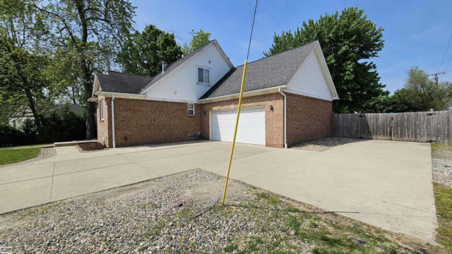 42947 UTICA RD, STERLING HEIGHTS, MI 48314, photo 5 of 52