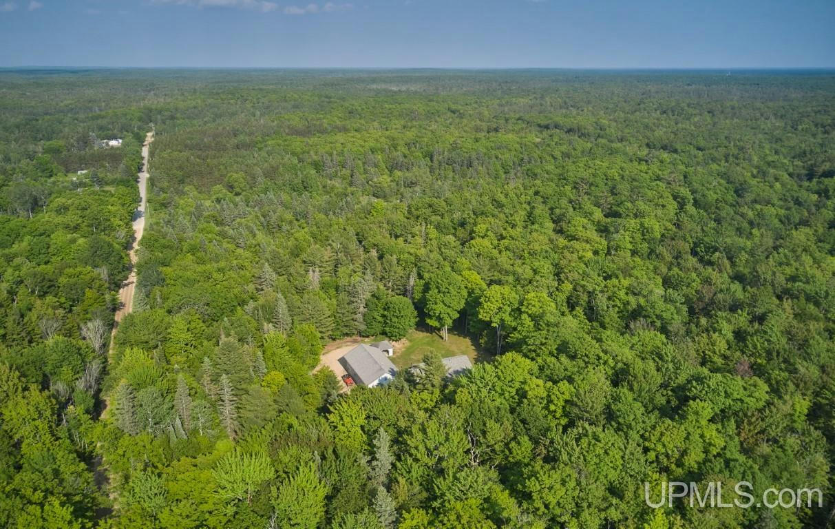 E10501 OLD INDIANTOWN RD, MUNISING, MI 49862, photo 1 of 47