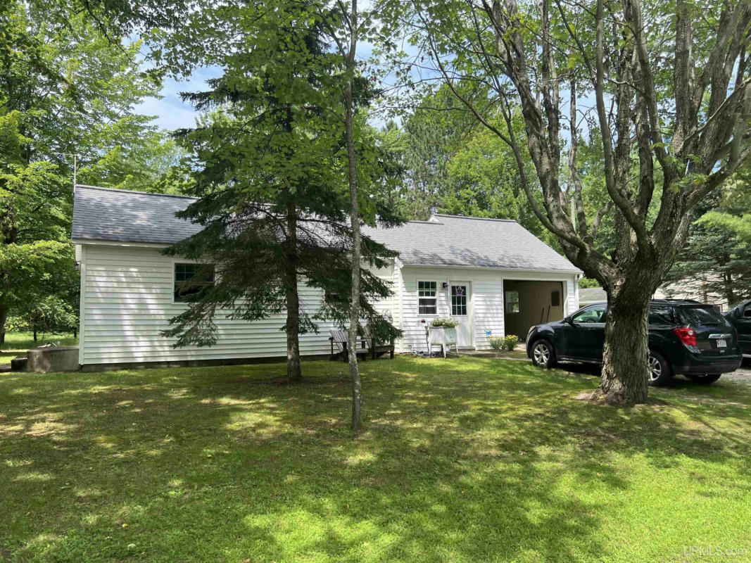 4728 17TH RD, ESCANABA, MI 49829, photo 1 of 28