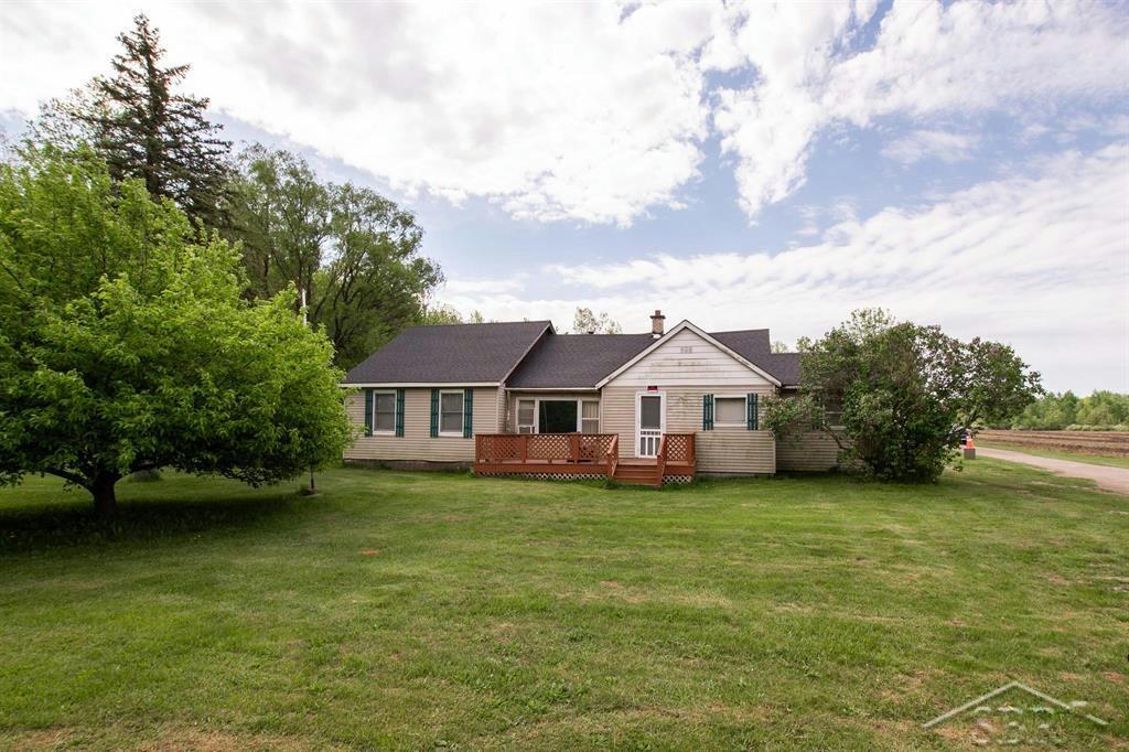 2763 FISHER RD, FREELAND, MI 48623, photo 1 of 20